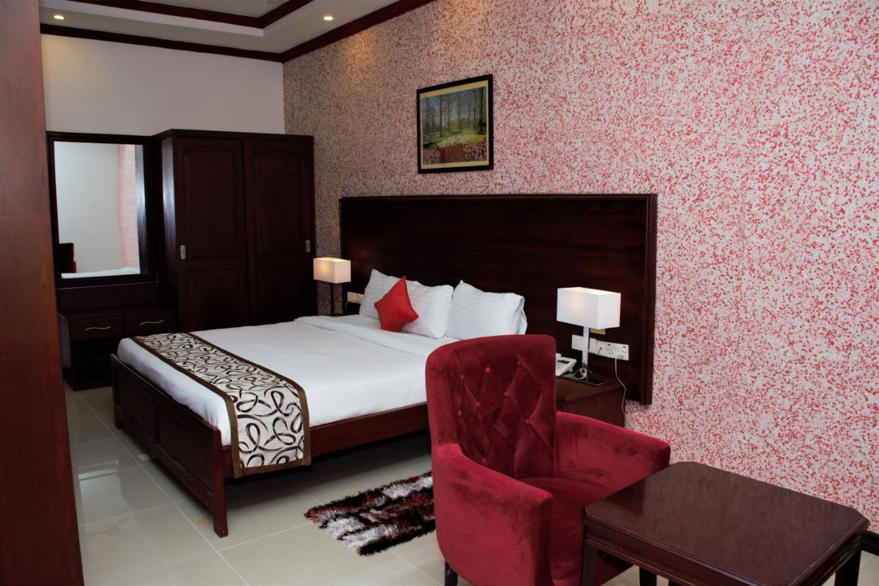 Hotel Blue Sapphire Dar es Salaam Exteriör bild