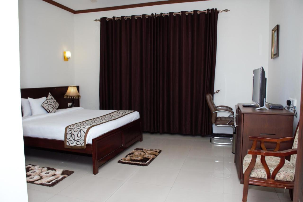 Hotel Blue Sapphire Dar es Salaam Exteriör bild